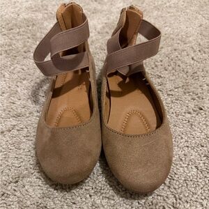 Bella Marie Girls Anna Ballerina Flats Taupe Size 2